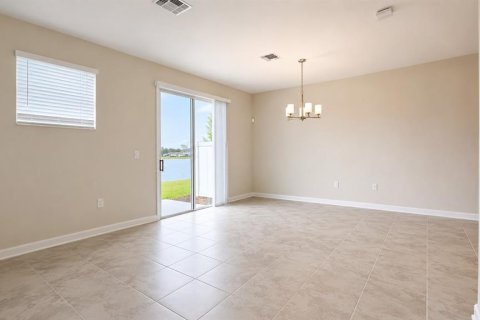 Touwnhouse à vendre à Kissimmee, Floride: 3 chambres, 166.95 m2 № 2114220 - photo 4