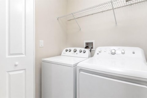 Touwnhouse à vendre à Kissimmee, Floride: 3 chambres, 166.95 m2 № 2114220 - photo 3