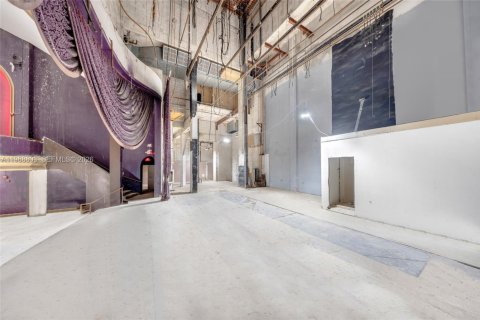 Купить коммерческую недвижимость в Майами-Бич, Флорида № 2051110 - фото 10