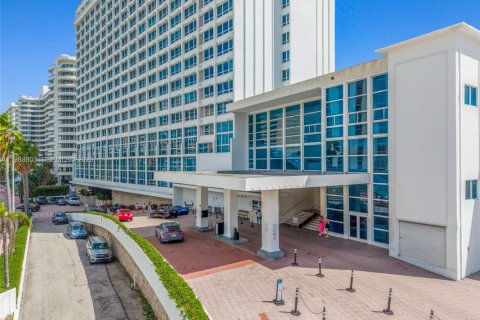 Купить коммерческую недвижимость в Майами-Бич, Флорида № 2051110 - фото 21