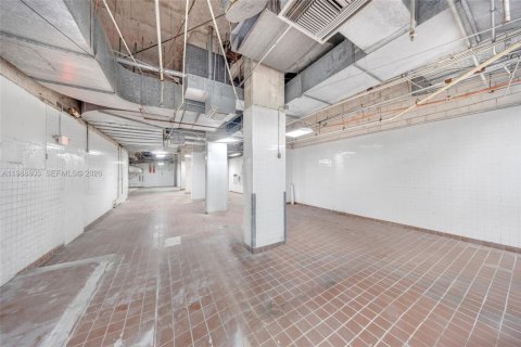 Купить коммерческую недвижимость в Майами-Бич, Флорида № 2051110 - фото 19