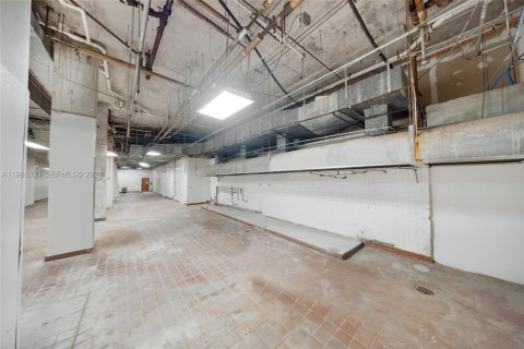 Купить коммерческую недвижимость в Майами-Бич, Флорида № 2051110 - фото 17