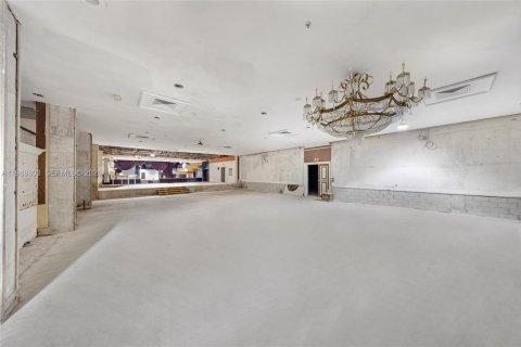 Купить коммерческую недвижимость в Майами-Бич, Флорида № 2051110 - фото 14