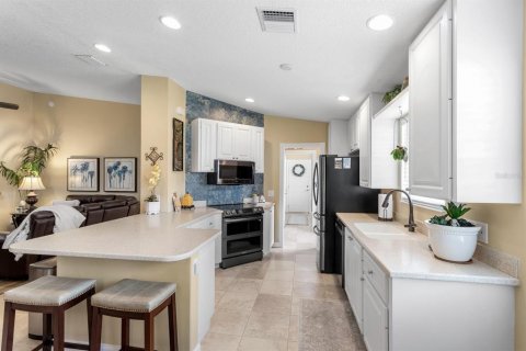 Duplex in Orlando, Florida 2 bedrooms, 156.08 sq.m. № 2221449 - photo 8