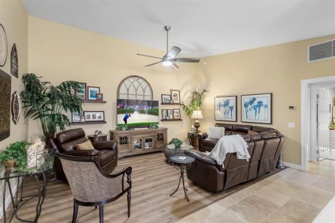 Duplex in Orlando, Florida 2 bedrooms, 156.08 sq.m. № 2221449 - photo 10