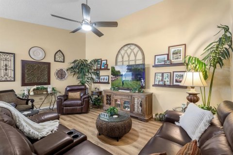 Duplex in Orlando, Florida 2 bedrooms, 156.08 sq.m. № 2221449 - photo 12