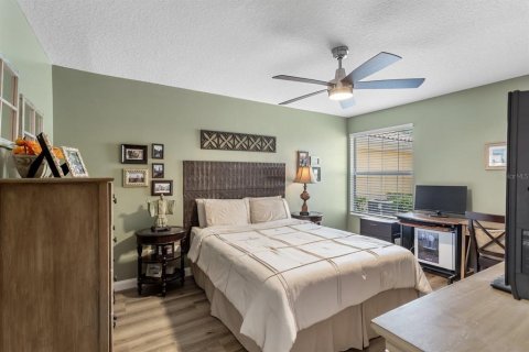 Duplex in Orlando, Florida 2 bedrooms, 156.08 sq.m. № 2221449 - photo 21