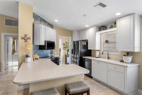 Duplex in Orlando, Florida 2 bedrooms, 156.08 sq.m. № 2221449 - photo 7