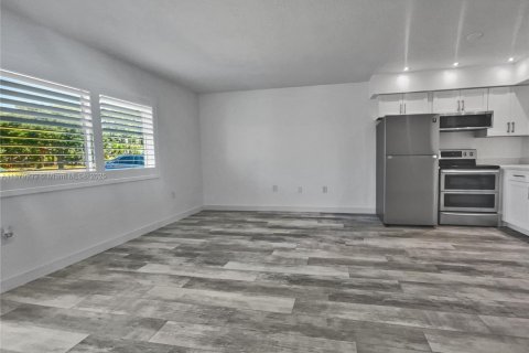 Купить кондоминиум в Венеция, Флорида 1 спальня, № 1921438 - фото 15