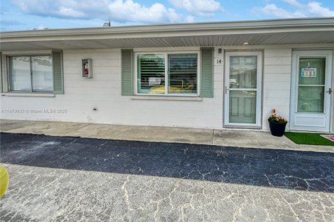 Купить кондоминиум в Венеция, Флорида 1 спальня, № 1921438 - фото 1