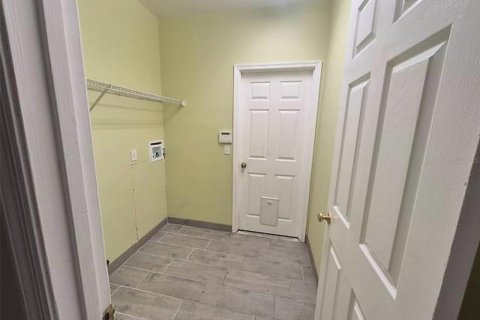 House in Brandon, Florida 3 bedrooms, 180.97 sq.m. № 2410066 - photo 24
