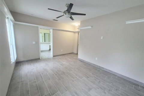House in Brandon, Florida 3 bedrooms, 180.97 sq.m. № 2410066 - photo 19