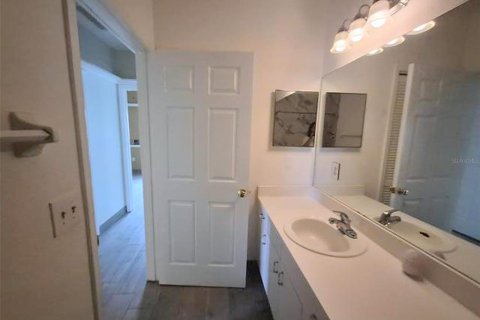 House in Brandon, Florida 3 bedrooms, 180.97 sq.m. № 2410066 - photo 15