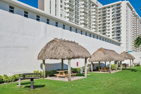 Купить кондоминиум в Майами-Бич, Флорида 2 спальни, 119.84м2, № 2022266 - фото 20