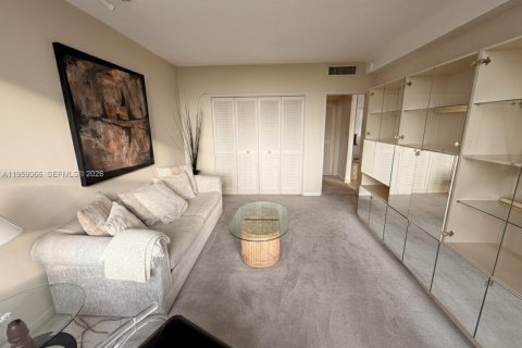 Купить кондоминиум в Майами-Бич, Флорида 2 спальни, 119.84м2, № 2022266 - фото 16