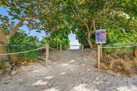 Купить кондоминиум в Майами-Бич, Флорида 2 спальни, 119.84м2, № 2022266 - фото 23