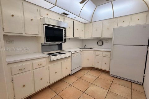 Купить кондоминиум в Майами-Бич, Флорида 2 спальни, 119.84м2, № 2022266 - фото 18