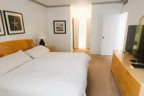 Condo in Hallandale Beach, Florida, 2 bedrooms  № 1611179 - photo 16