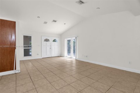 Casa en venta en Miami, Florida, 3 dormitorios, 129.69 m2 № 1880347 - foto 11