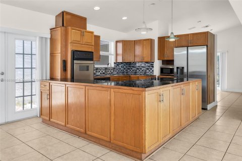 Casa en venta en Miami, Florida, 3 dormitorios, 129.69 m2 № 1880347 - foto 19