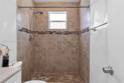 Casa en venta en Miami, Florida, 3 dormitorios, 129.69 m2 № 1880347 - foto 25