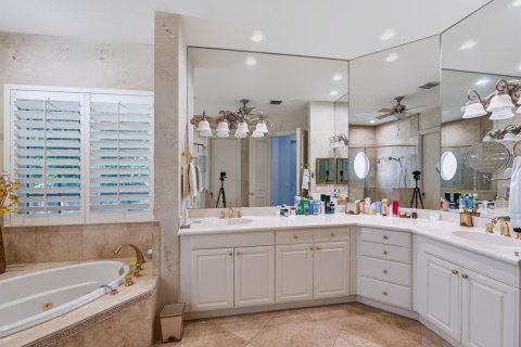 House in Palm Beach Gardens, Florida 4 bedrooms, 285.95 sq.m. № 2391785 - photo 19