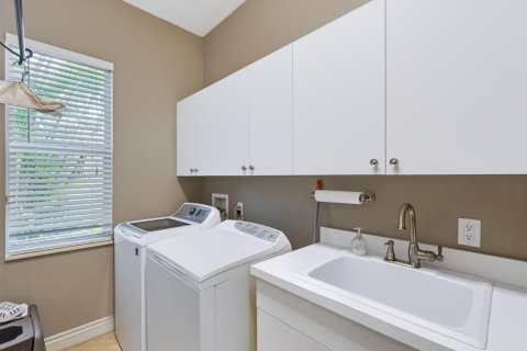 House in Palm Beach Gardens, Florida 4 bedrooms, 285.95 sq.m. № 2391785 - photo 27