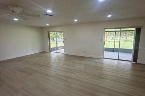 House in Orlando, Florida 3 bedrooms, 174.01 sq.m. № 2095483 - photo 4