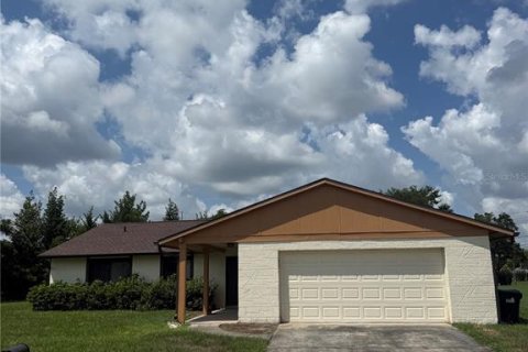 House in Orlando, Florida 3 bedrooms, 174.01 sq.m. № 2095483
