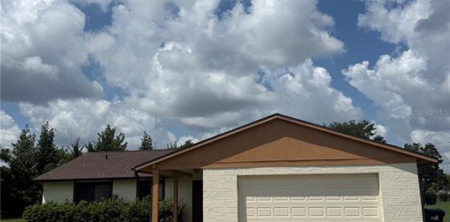 House in Orlando, Florida 3 bedrooms, 174.01 sq.m. № 2095483