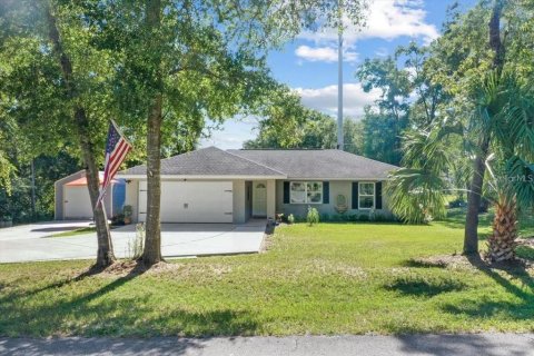 House in Inverness, Florida 3 bedrooms, 120.4 sq.m. № 2205941