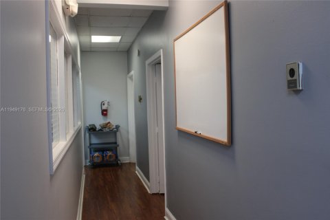 Propiedad comercial en venta en Miami Lakes, Florida № 2153018 - foto 5