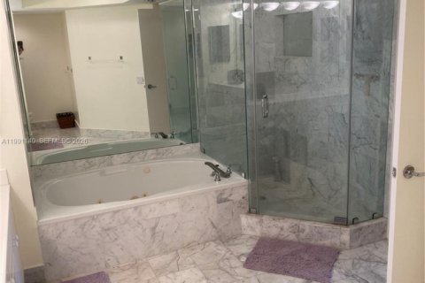 Снять в аренду кондоминиум в Авентура, Флорида 2 спальни, 132.85м2, № 2062924 - фото 9