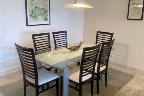 Снять в аренду кондоминиум в Авентура, Флорида 2 спальни, 132.85м2, № 2062924 - фото 5