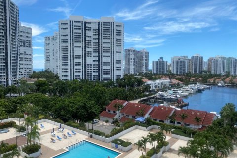 Снять в аренду кондоминиум в Авентура, Флорида 2 спальни, 132.85м2, № 2062924 - фото 2