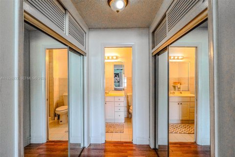 Купить кондоминиум в Холливуд, Флорида 4 спальни, 155.15м2, № 1986639 - фото 9