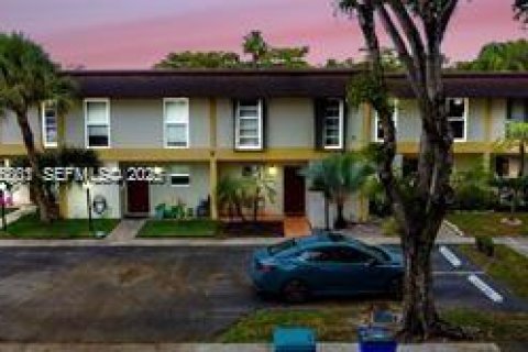 Купить кондоминиум в Холливуд, Флорида 4 спальни, 155.15м2, № 1986639 - фото 1