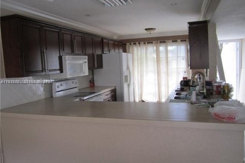 Купить кондоминиум в Холливуд, Флорида 4 спальни, 155.15м2, № 1986639 - фото 3