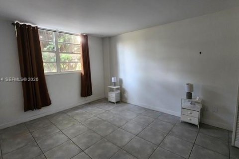 Condo in Miami, Florida, 1 bedroom  № 2013473 - photo 21