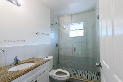 Commercial property in Lake Worth, Florida 264.03 sq.m. № 1947967 - photo 8