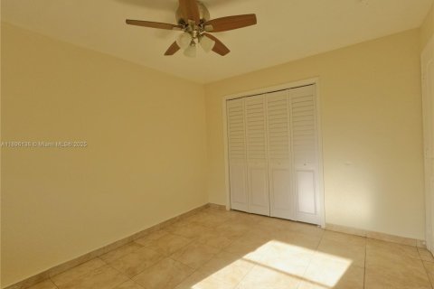 Commercial property in Lake Worth, Florida 264.03 sq.m. № 1947967 - photo 5