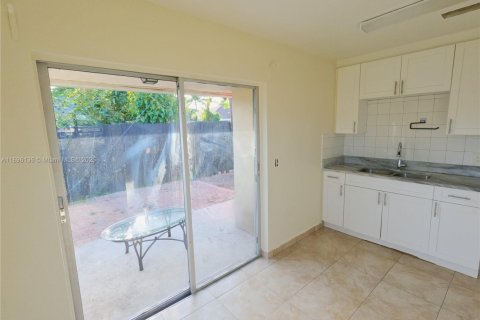 Commercial property in Lake Worth, Florida 264.03 sq.m. № 1947967 - photo 18