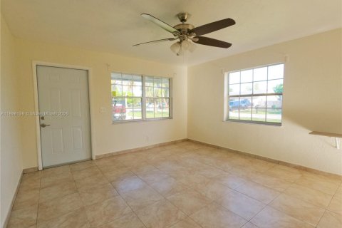 Commercial property in Lake Worth, Florida 264.03 sq.m. № 1947967 - photo 15