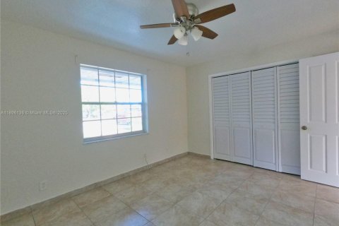 Commercial property in Lake Worth, Florida 264.03 sq.m. № 1947967 - photo 7