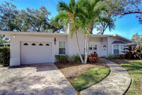 House in Tampa, Florida 3 bedrooms, 151.62 sq.m. № 1526062 - photo 4