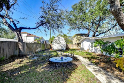House in Tampa, Florida 3 bedrooms, 151.62 sq.m. № 1526062 - photo 11