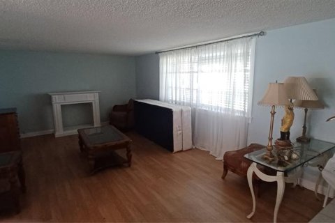 House in Holiday, Florida 2 bedrooms, 154.59 sq.m. № 1793621 - photo 12