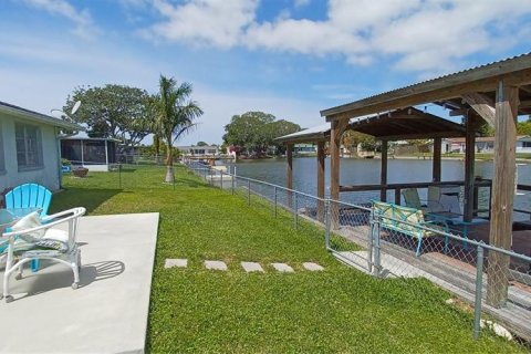 House in Holiday, Florida 2 bedrooms, 154.59 sq.m. № 1793621 - photo 30