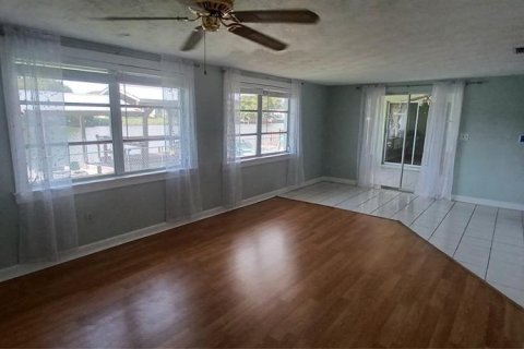 House in Holiday, Florida 2 bedrooms, 154.59 sq.m. № 1793621 - photo 4