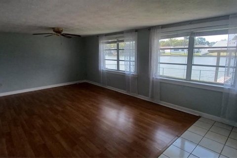 House in Holiday, Florida 2 bedrooms, 154.59 sq.m. № 1793621 - photo 2